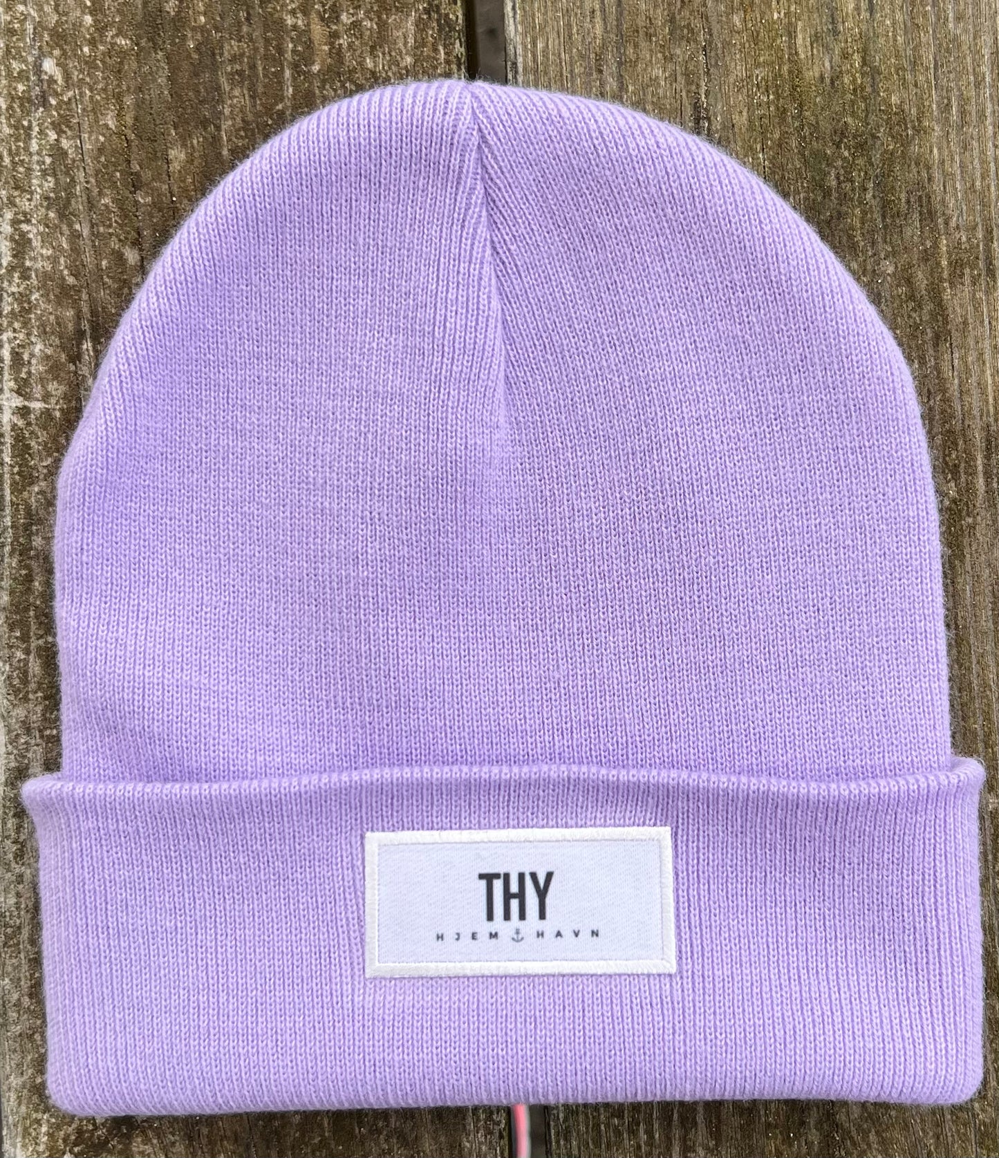 Thy hue