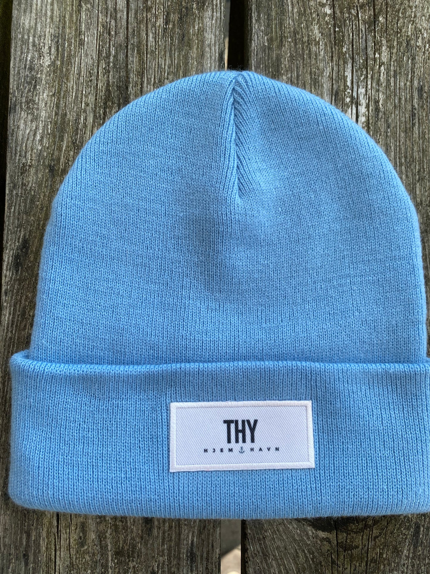 Thy hue