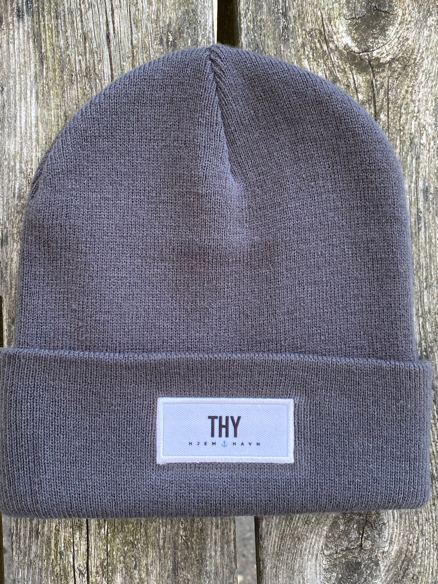 Thy hue