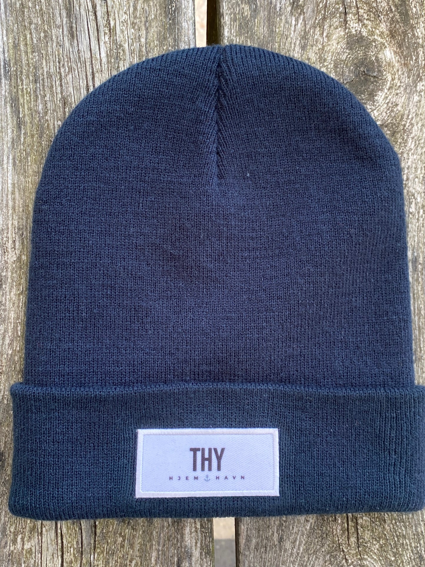 Thy hue