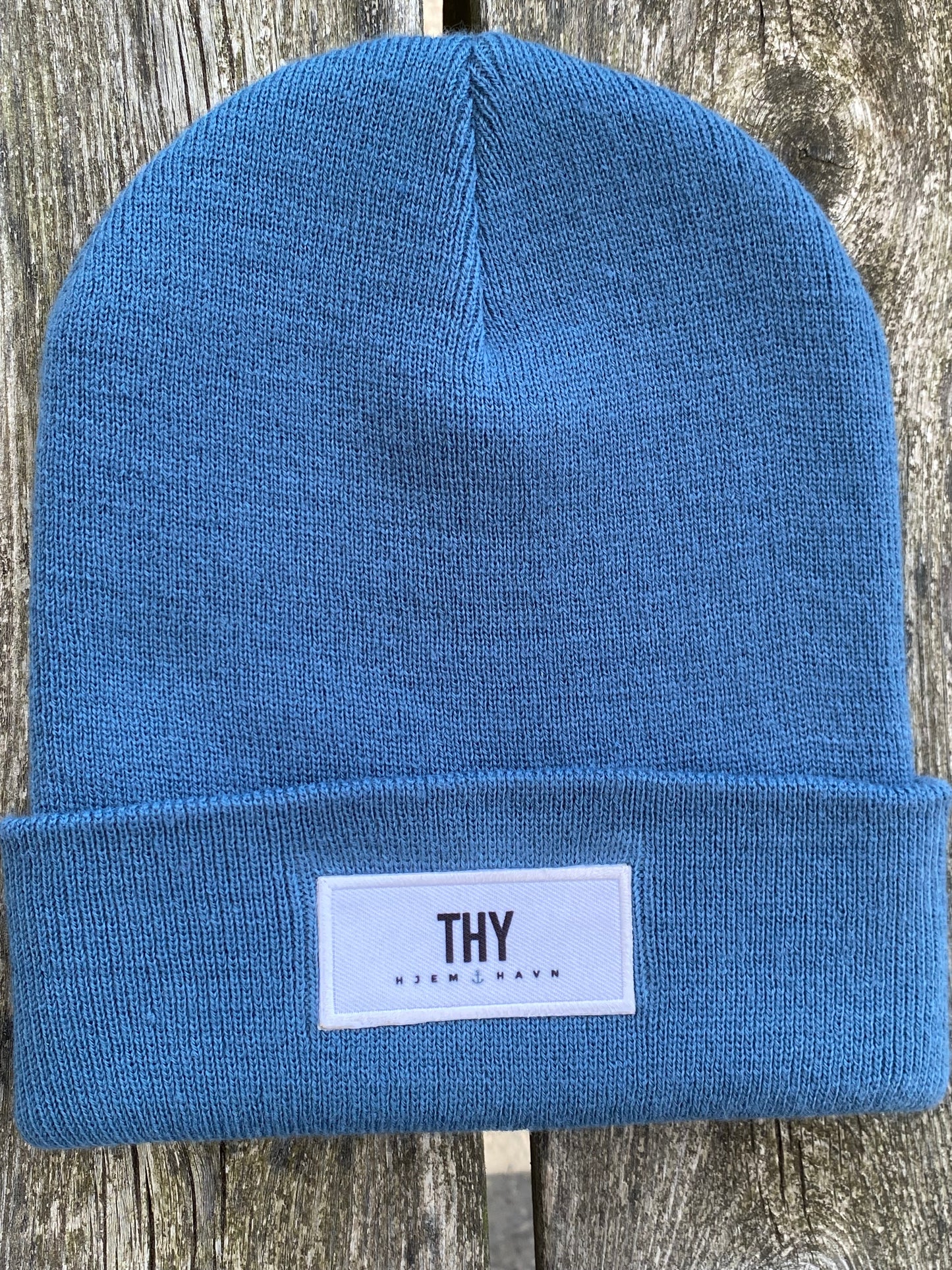 Thy hue