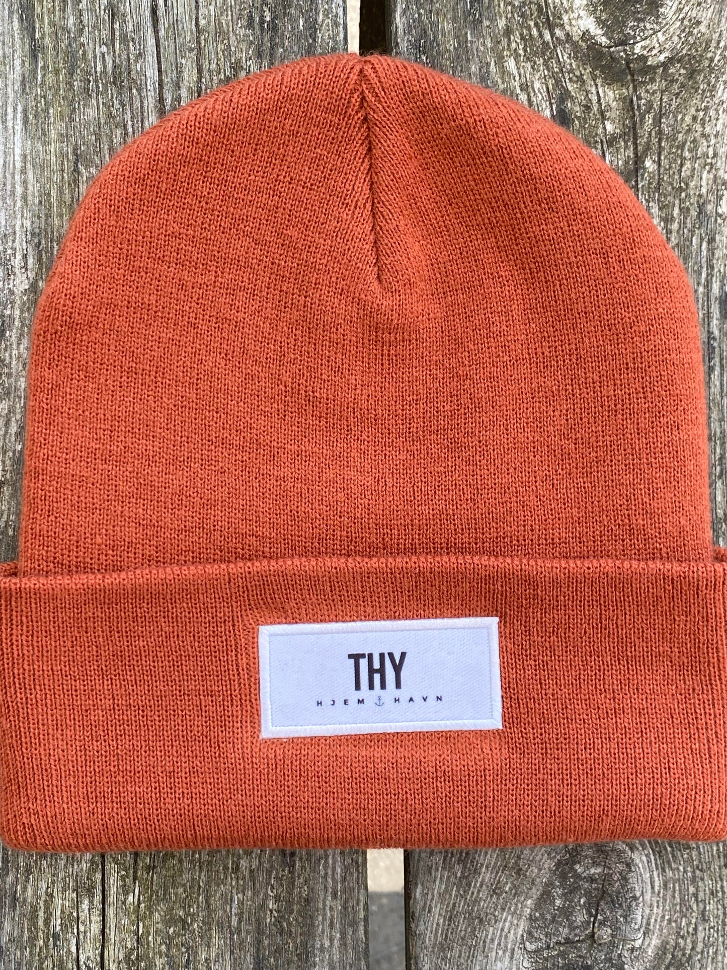 Thy hue